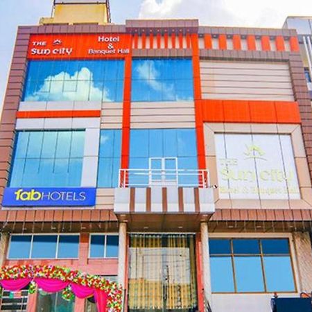 Capital O 64299 Hotel Suncity Juhi Bari المظهر الخارجي الصورة