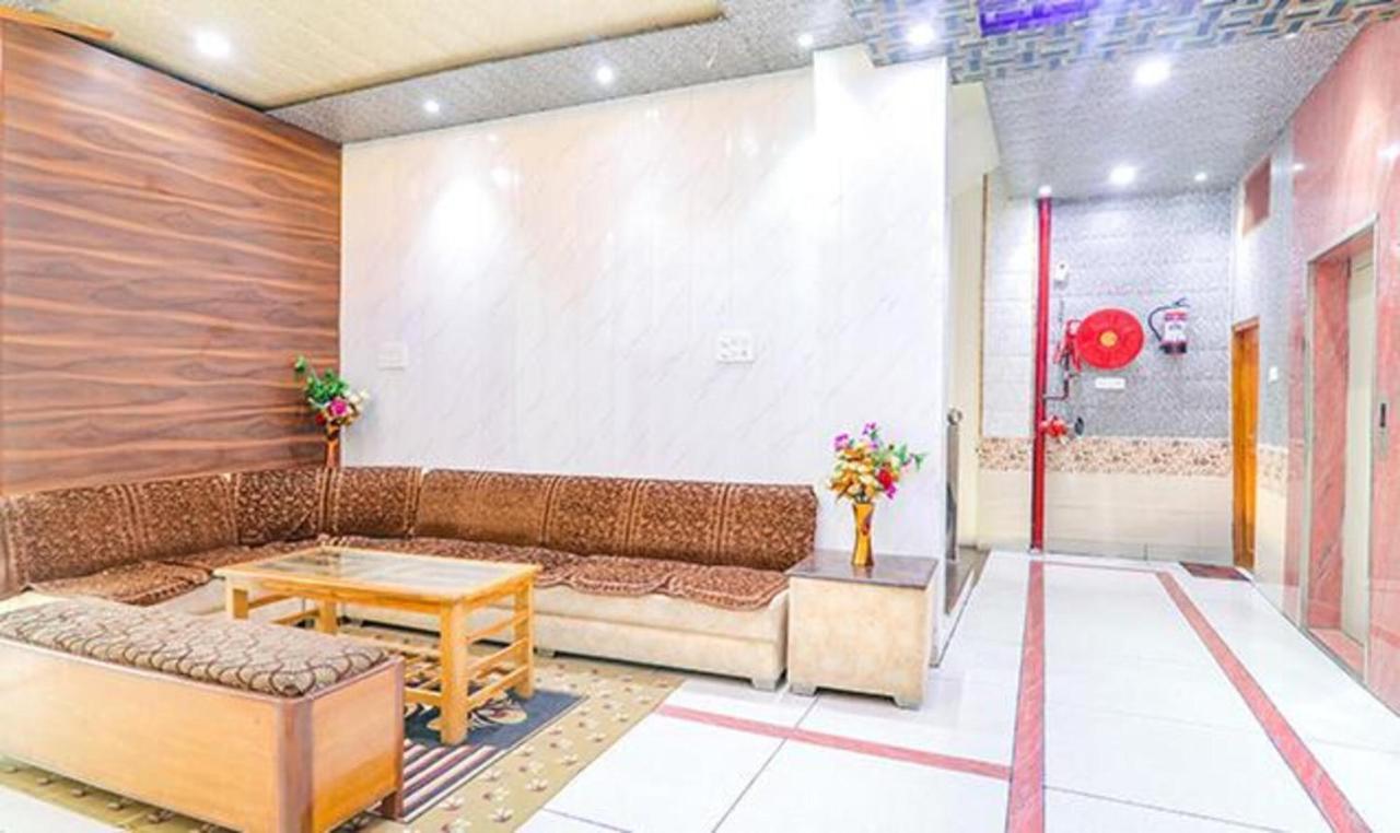 Capital O 64299 Hotel Suncity Juhi Bari المظهر الخارجي الصورة