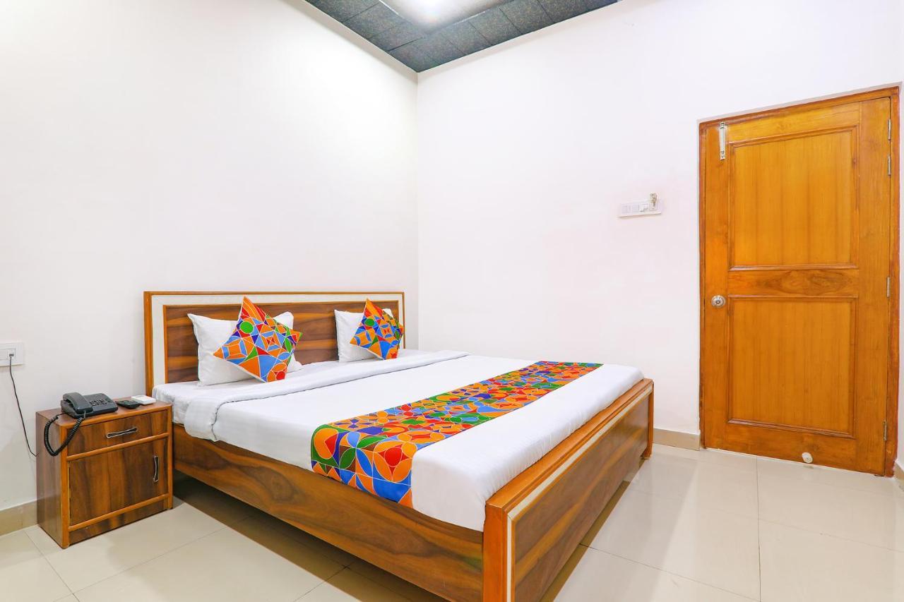 Capital O 64299 Hotel Suncity Juhi Bari المظهر الخارجي الصورة