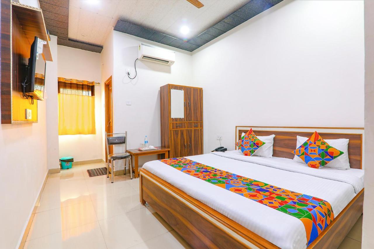 Capital O 64299 Hotel Suncity Juhi Bari المظهر الخارجي الصورة