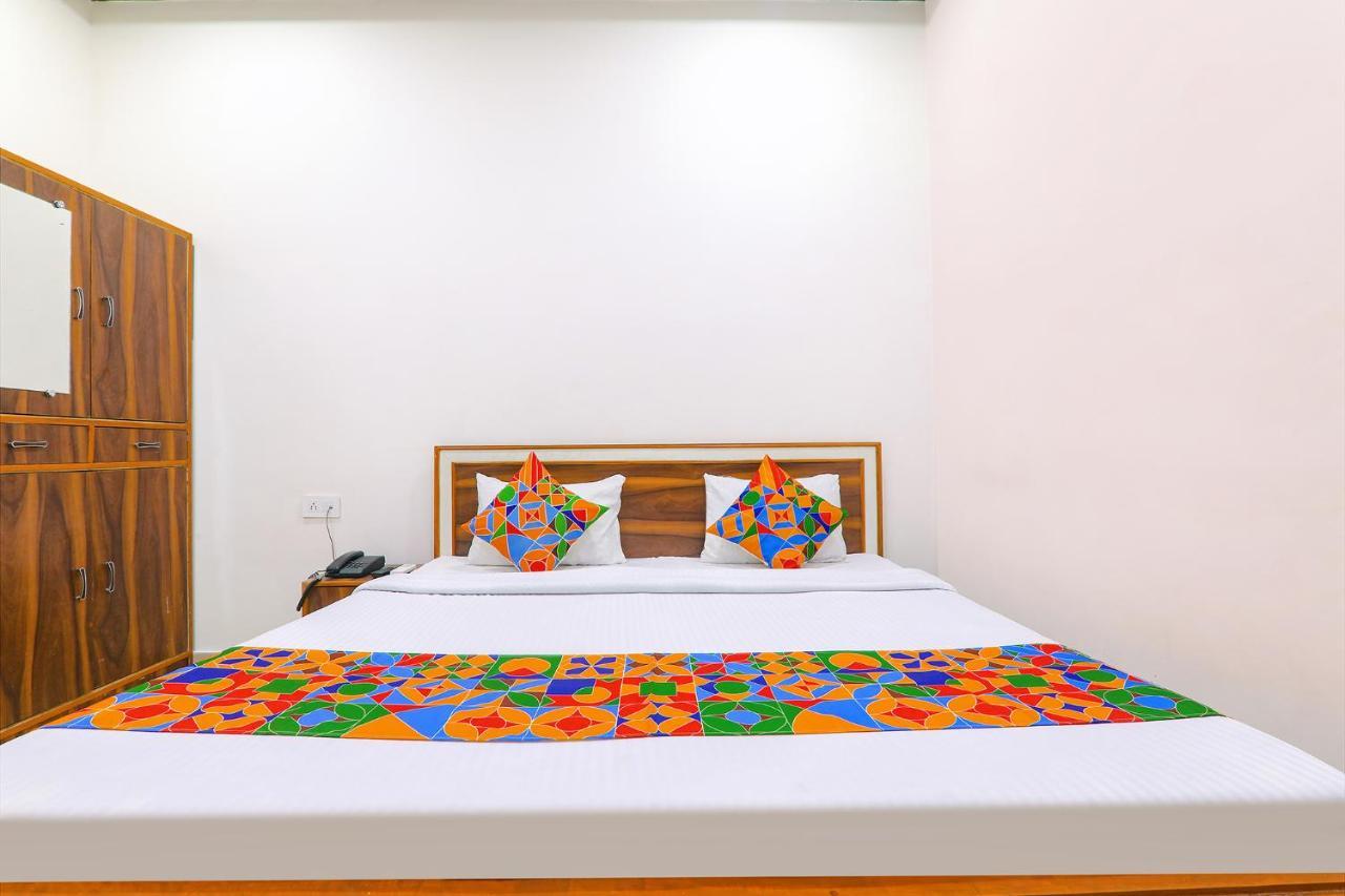 Capital O 64299 Hotel Suncity Juhi Bari المظهر الخارجي الصورة