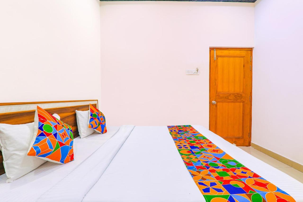 Capital O 64299 Hotel Suncity Juhi Bari المظهر الخارجي الصورة