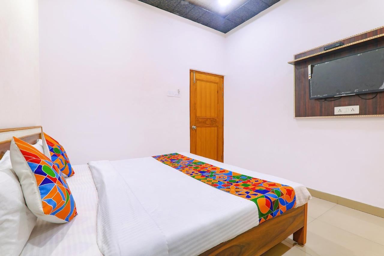 Capital O 64299 Hotel Suncity Juhi Bari المظهر الخارجي الصورة