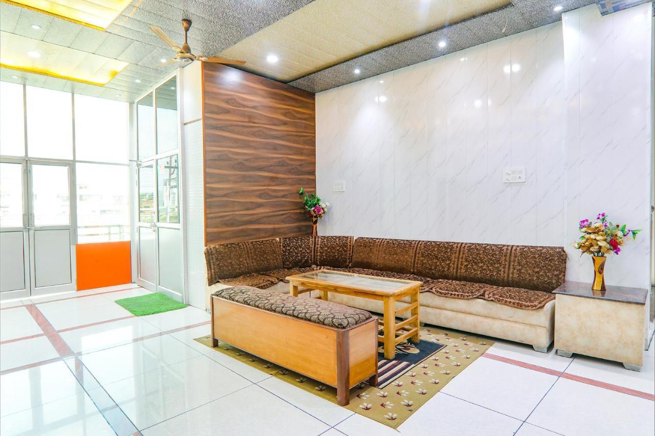Capital O 64299 Hotel Suncity Juhi Bari المظهر الخارجي الصورة