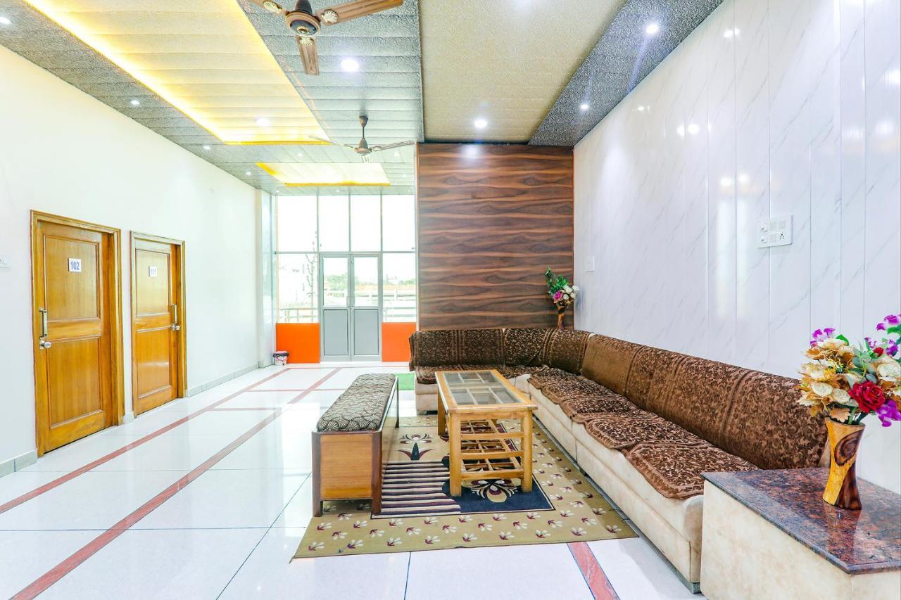 Capital O 64299 Hotel Suncity Juhi Bari المظهر الخارجي الصورة